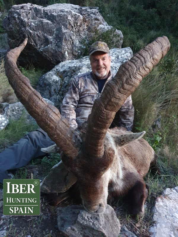 Roger McCosker (NV) achieved his Capra World Slam Super 20 with his Ronda ibex from Spain.