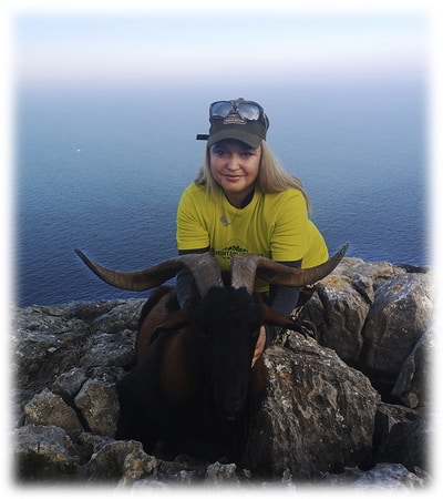 Huntress with her balearean boc trophy