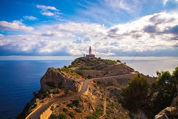 Discover the views of Cabo de Formentor for your sightseeing package
