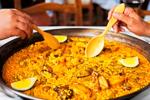 One of the sightseeing activities to do with your Beceite ibex tourism is Paella Cooking Class
