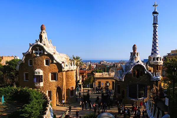 Enjoy the visit to the Park Guell with your sightseeing package
