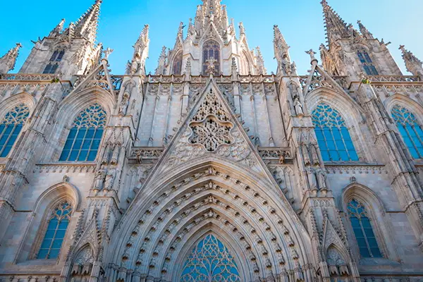 With your touristic service you can visit the Sagrada Familia